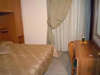 Papa Germano Hotel 2*