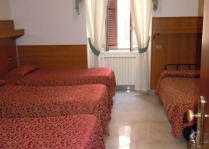 Papa Germano Hotel 2*